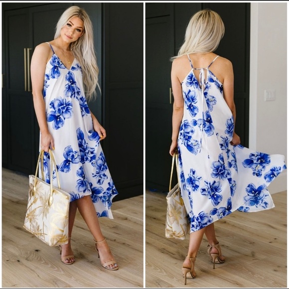 Sleeveless Floral Handkerchief Hem Dress - Picture 4 of 10